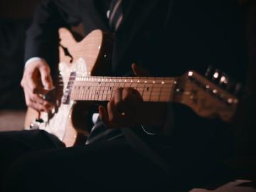 Gitarre spielen lernen in 30 Tagen Gitarre spielen lernen in 30 Tagen