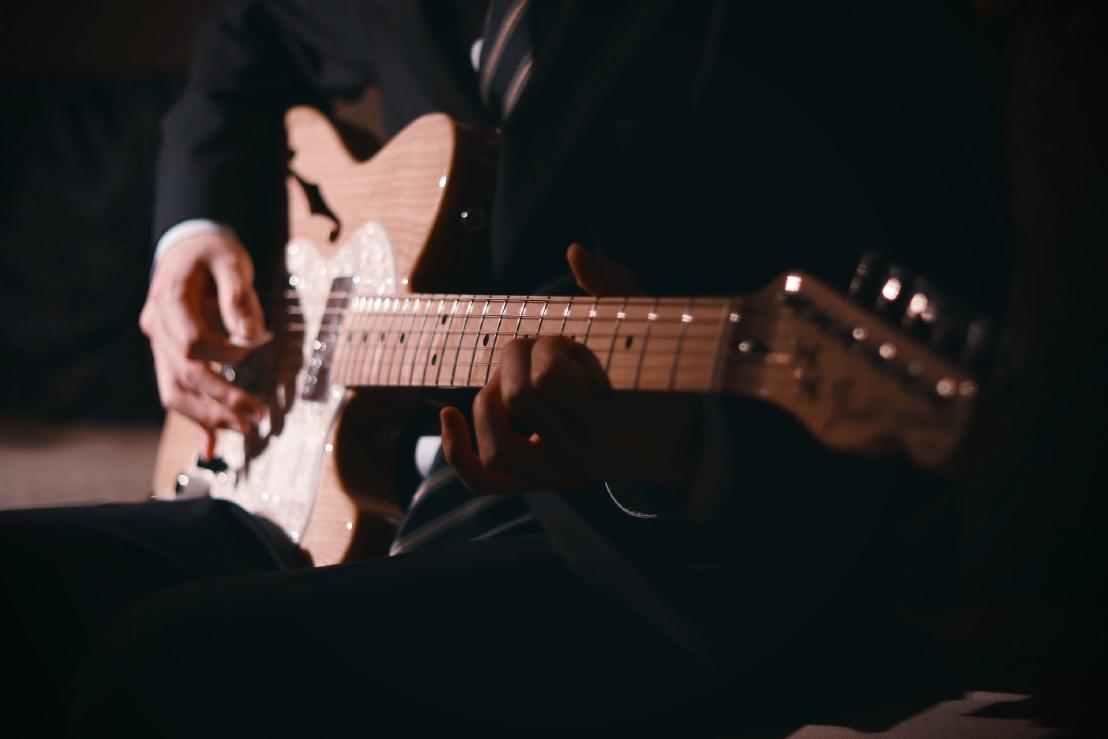 Gitarre spielen lernen in 30 Tagen Gitarre spielen lernen in 30 Tagen